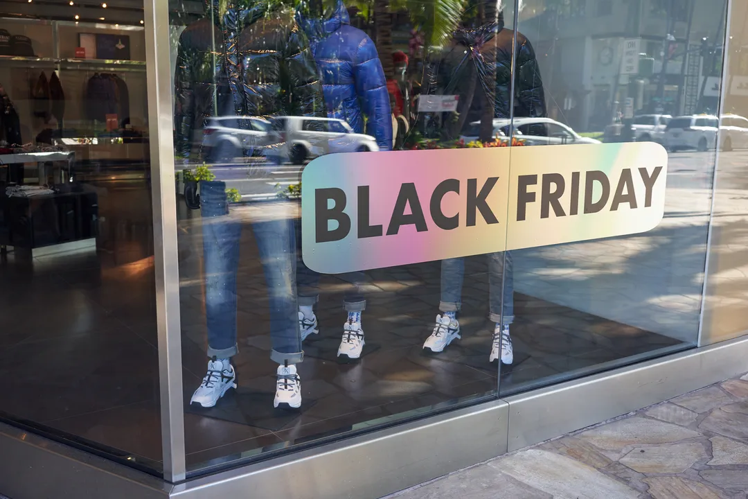 custom vinyl window display